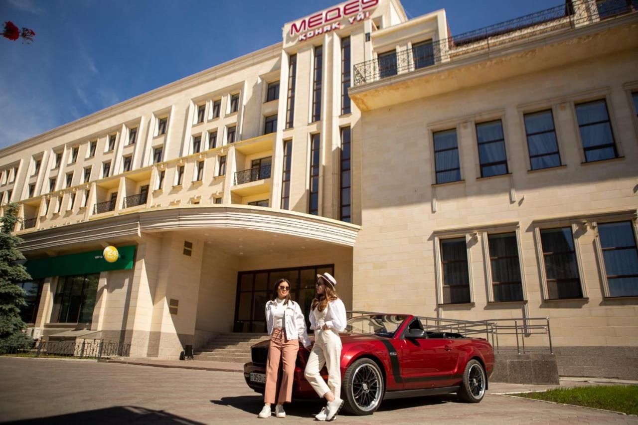 Medeu Hotel Kostanay Eksteriør billede