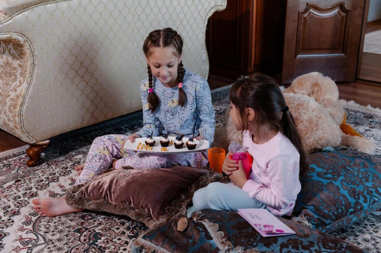 Medeu Hotel Kostanay Eksteriør billede