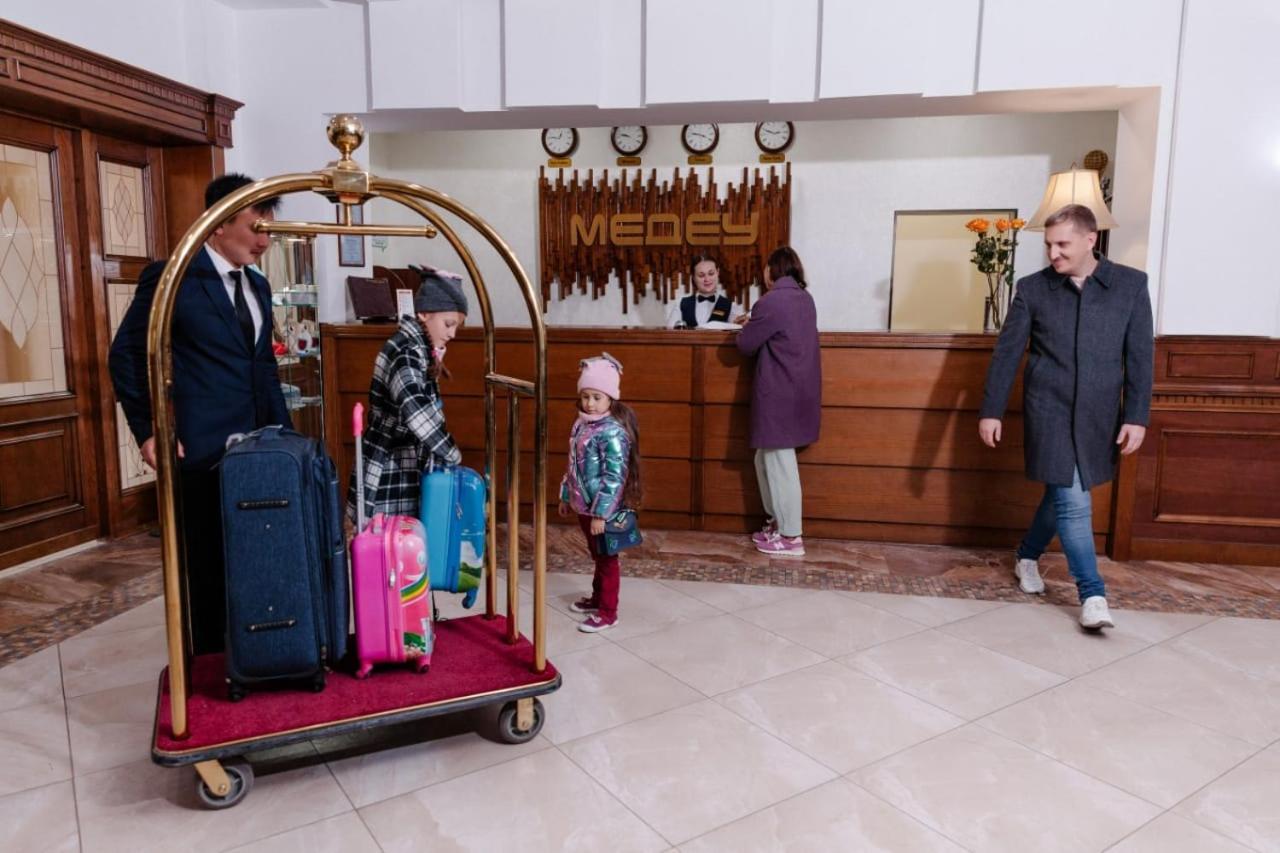 Medeu Hotel Kostanay Eksteriør billede