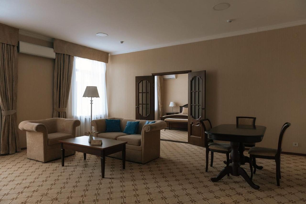 Medeu Hotel Kostanay Eksteriør billede