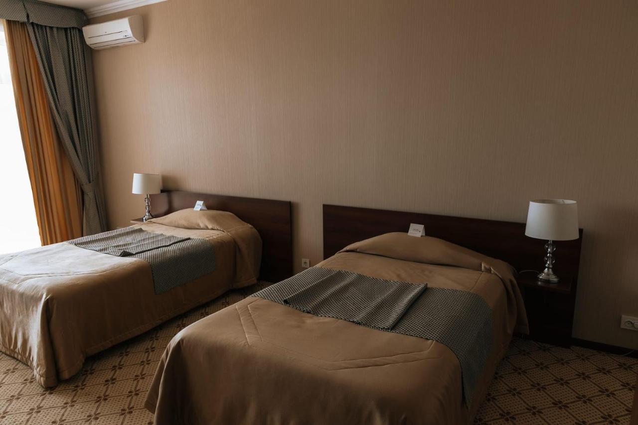 Medeu Hotel Kostanay Eksteriør billede