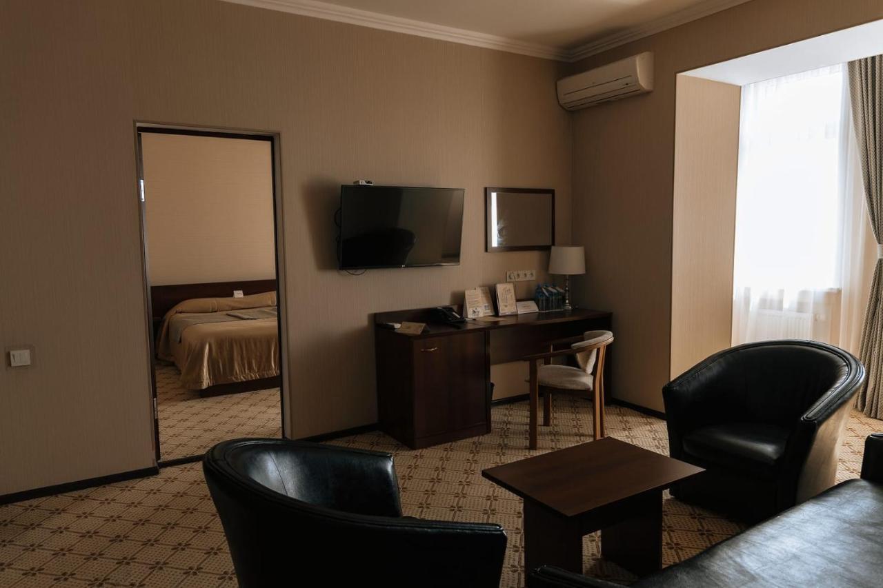 Medeu Hotel Kostanay Eksteriør billede