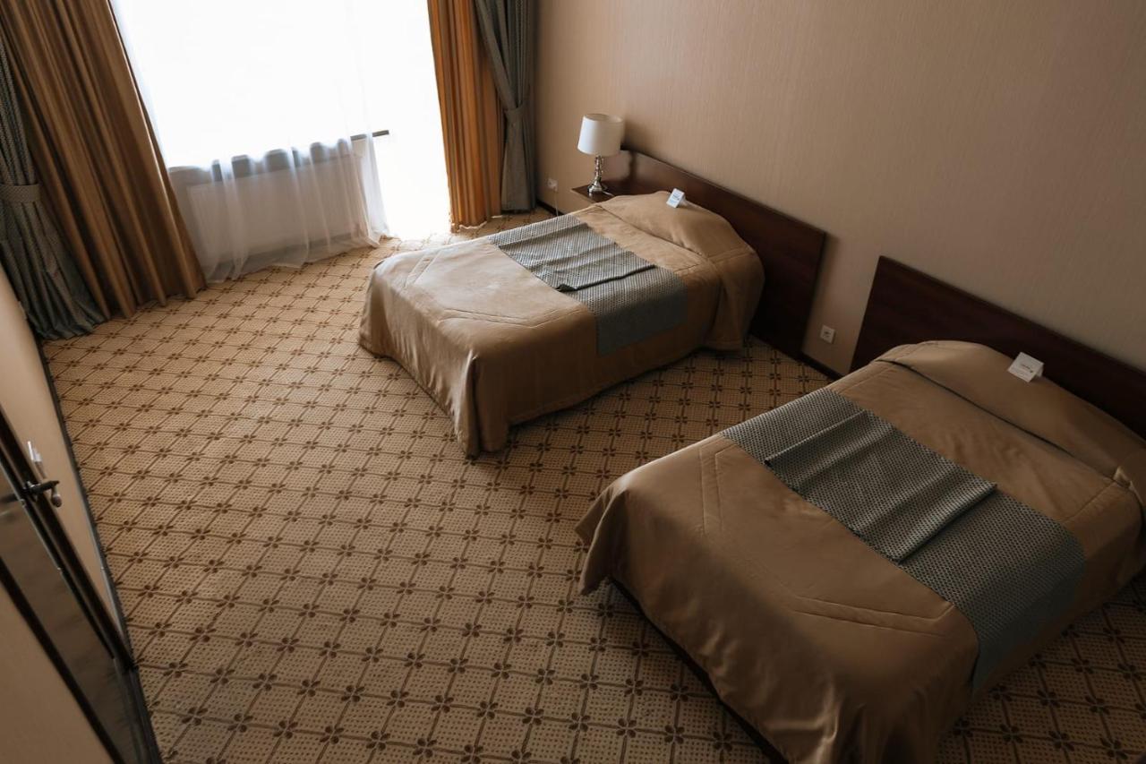 Medeu Hotel Kostanay Eksteriør billede